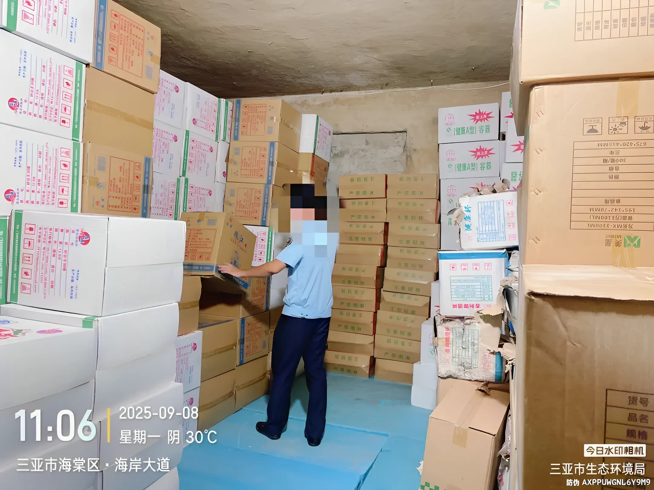 【持续追击】三亚查获违禁塑料制品2204箱！