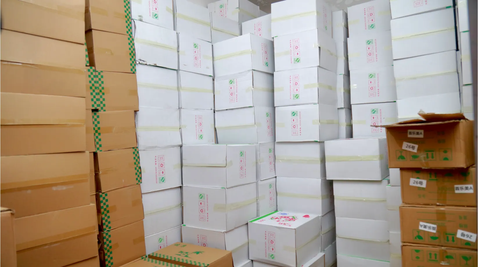 【雷霆出击】三亚查获违禁塑料制品386箱！